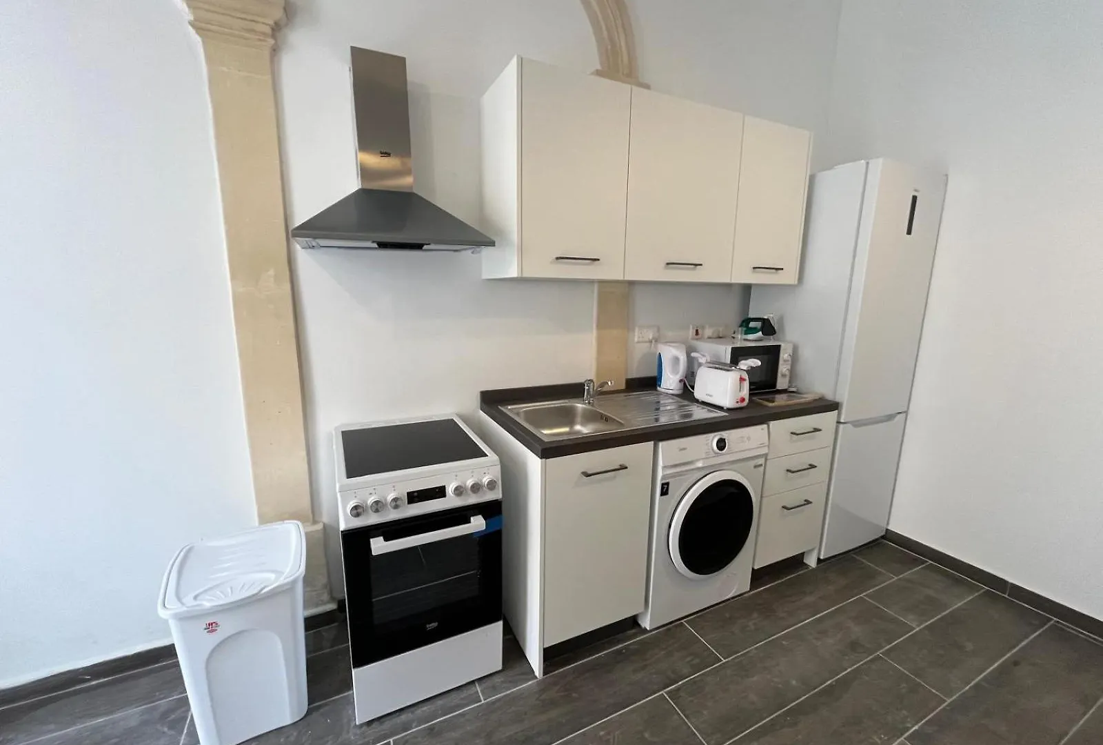 Sliema Ground Level Studio Flat 0*,  Malta
