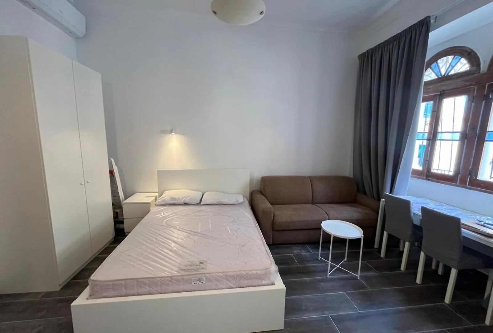 Sliema Ground Level Studio Flat Lägenhet